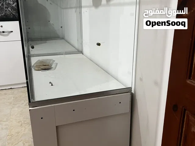 فيترينه عرض للبيع