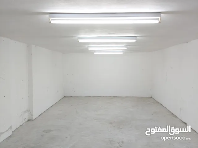 مستودع أرضي مساحة 39 بسعر خيالي