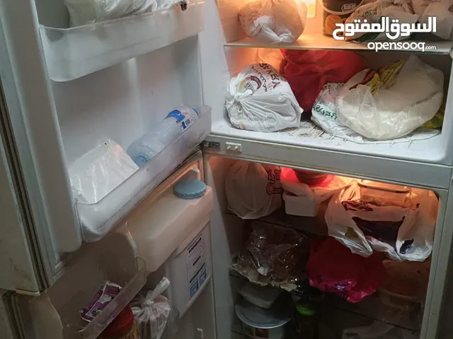 للبيع اجهزة كهربائية ودواليب خشب بحالة جيدة للتواصل وتساب والاسعار جيدة