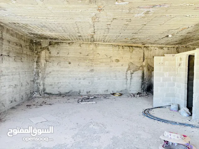 شقة عضم في تفوح