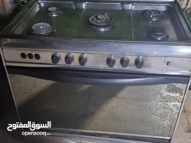 فرن غاز خمس عيون بحالة جيدة