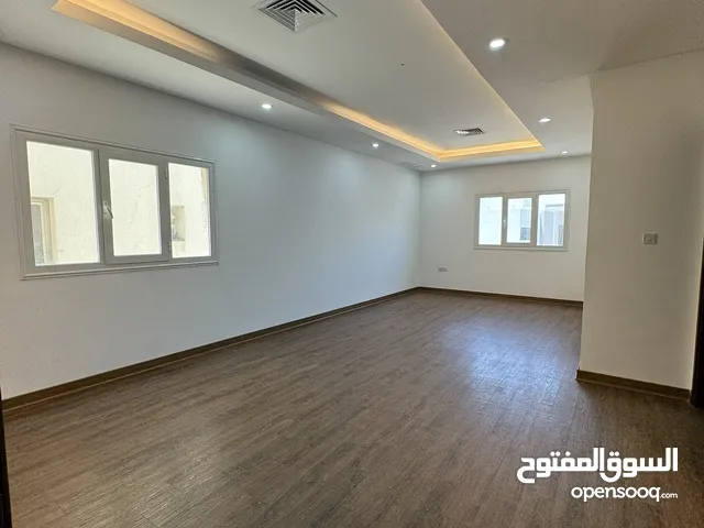شقة للإيجار فنيطيس قطعة 5