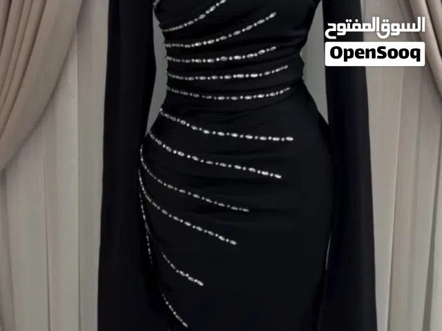 فستان اسود