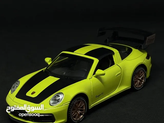 مجسمات سيارات حديد حجم متوسط 1:32 تصاميم واقعيه ليست خيالية تستخدم ديكور للسيت اب او للتجميع