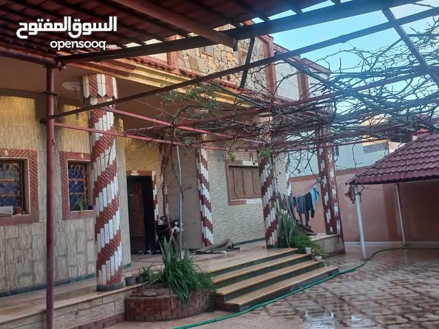 250 m2 3 Bedrooms Townhouse for Sale in Tripoli Alswani