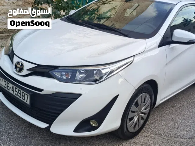 2019 تويوتا يارس SE