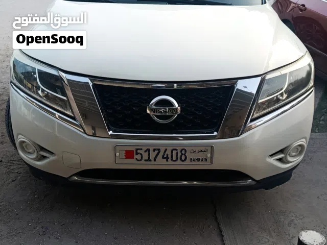 2014 Nissan Pathfinder Standard