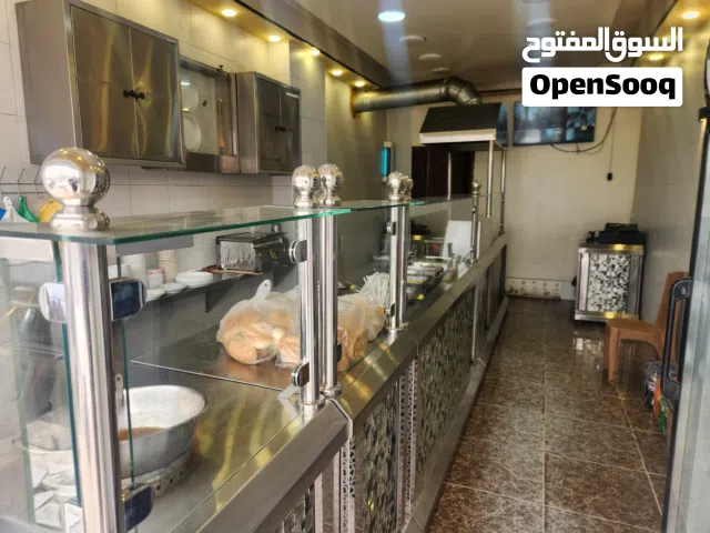 مطعم للبيع بكامل معداتو اول شارع جاوا