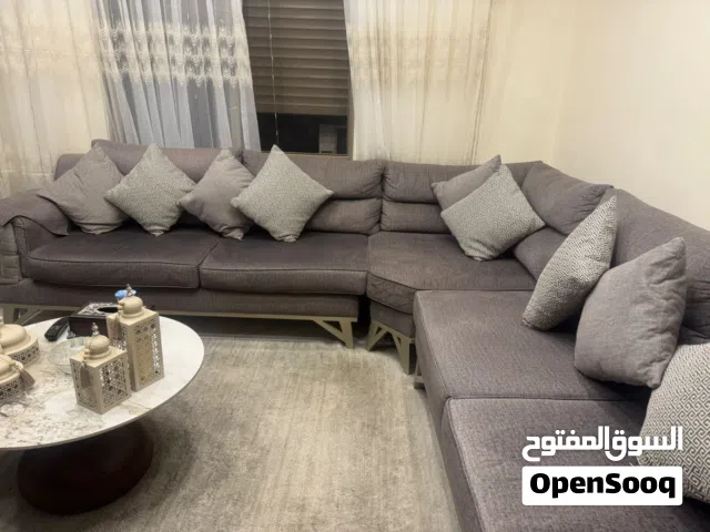 طقم كورنر استعمال بسيط جداا شهر  البيع بسبب ( السفر) فقط  طقم كورنر تفصيل