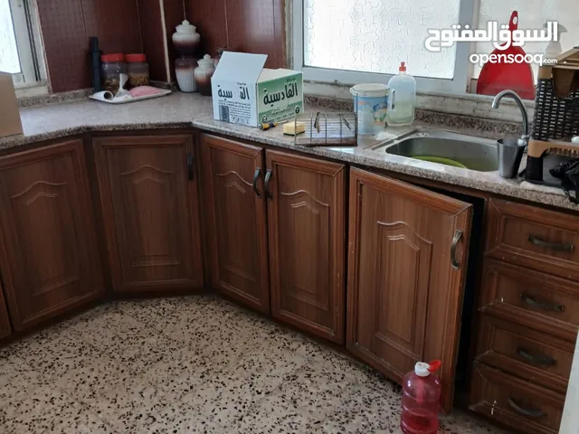 بيت 3 طوابق مساحة كل طابق 64 متر