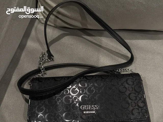 شنطة سوده guess