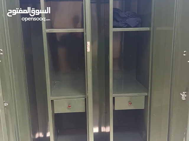 دولاب ملابس متوفر 9 حبات الوحدة بحاله ممتازه