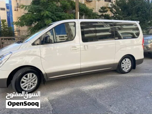 2016 هيونداي H1 Standard
