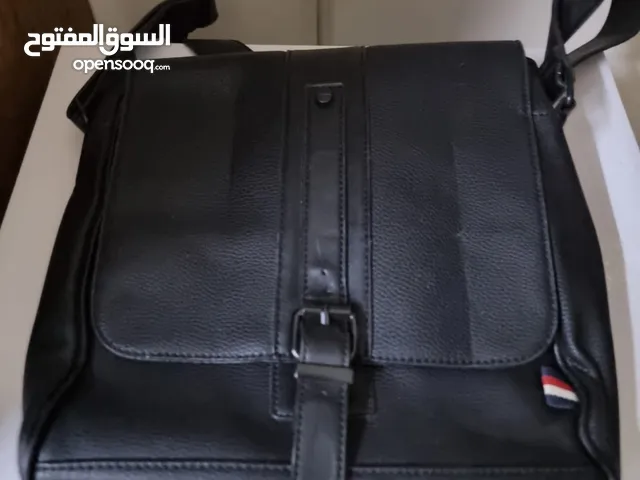 شنطة جلد فاخر من شركة ألدو