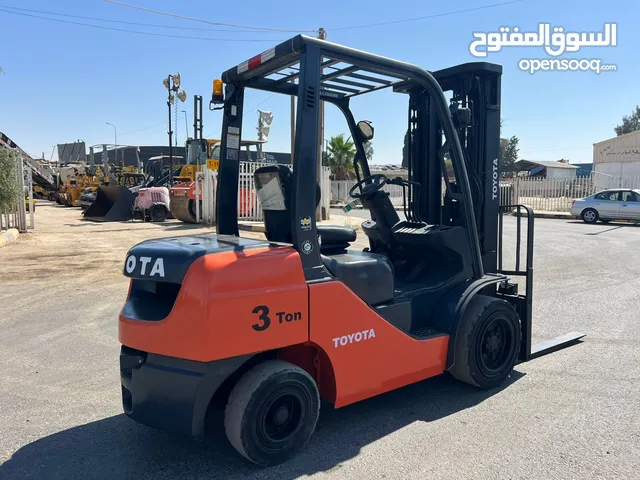 تاجير رافعات شوكية فوركلفت للايجارالشهري