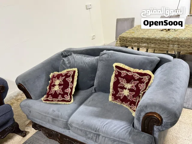 كنب للبيع بحالة جيدة جدا