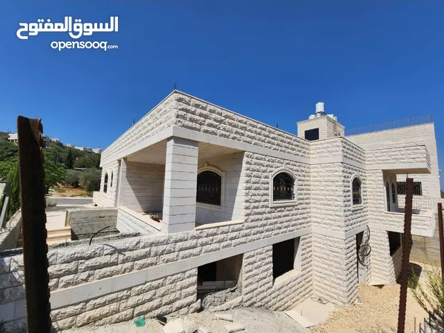 فيلا للبيع في منطقه  سردا   طابقين مساحه اللبيناء 400متر الأرض 500متر