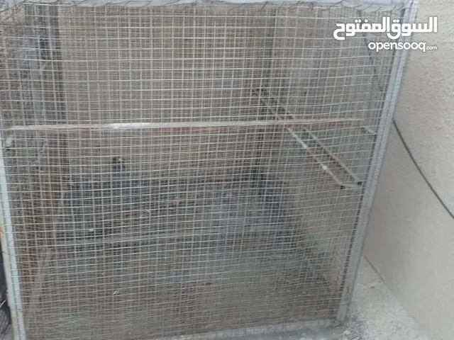 قفص كبير ينفع للطيور  او للقطط للبيع بحاله جيده