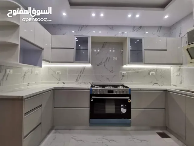 معلم المونيوم وابواب وشبابيك