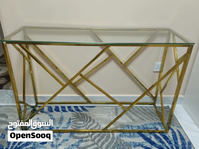 طاولة جانبية مميزة