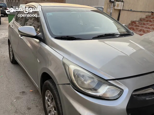 اكسنت 2013 للبيع