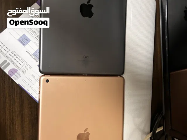 للبيع آيبادي جيل 8 لون روز قولد واسودّ دارك ألوان جميل الإبادات ما تشكي من شي أمورها طيبه بس سفت وير