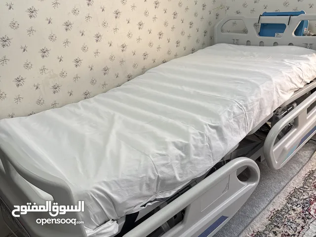 سرير طبي جديد مع فرش طبي اوتوماتيك اير فلو بحالة جديدة غير مستعمل