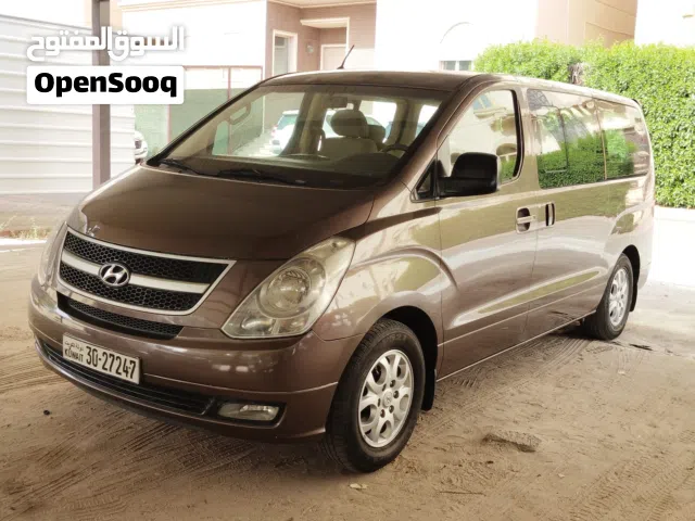 2014 هيونداي H1 GL