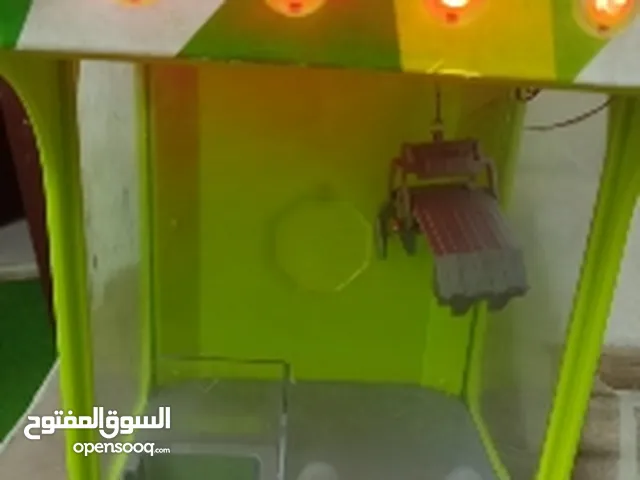 لعبه كاندي جربر المشكله الوحيده انها ما تقفل وفيها شاحن يمكن العب بها او دكور