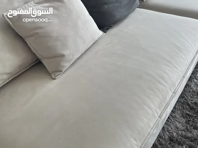 صوفا من قطعتين لون بيج