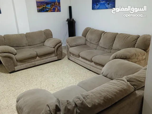 طقم كنب الدب7 مقاعد ثلاثيه و مجوزتين