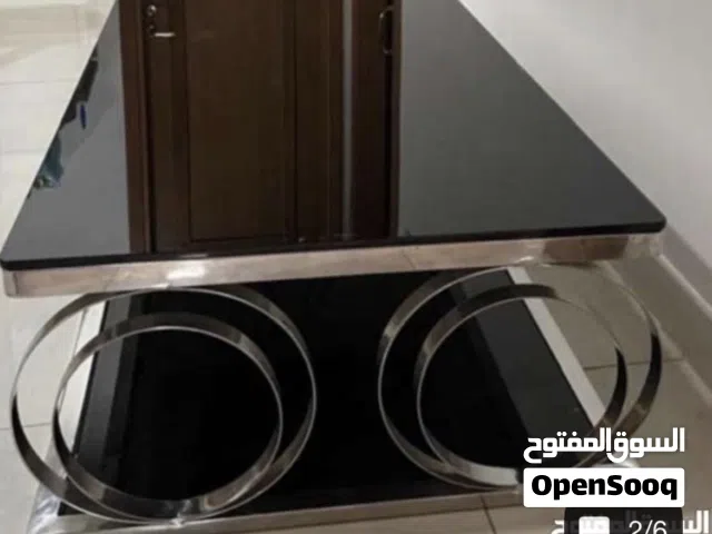 طاولة زجاجية