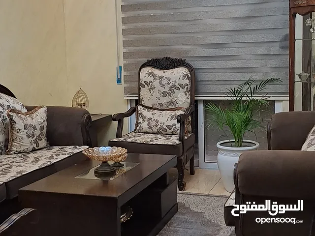 شقة طابق أول تنظيم سكن أ