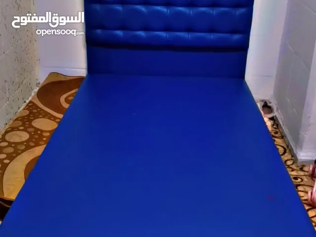 للبيع تخت مفرد ونص بحالة الجديد