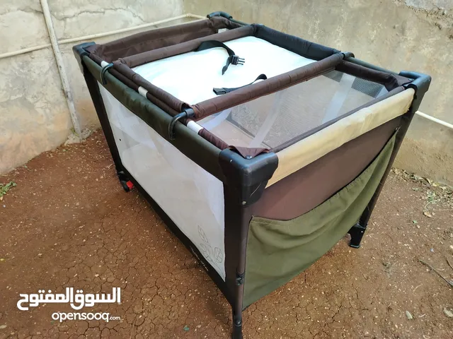 سرير اطفال ماركت MAMA LOVE بحالة جيدة
