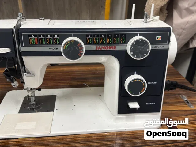 ماكينة تطريز من شركة جانومي الاصليه