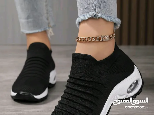Black Comfort Shoes in Taif