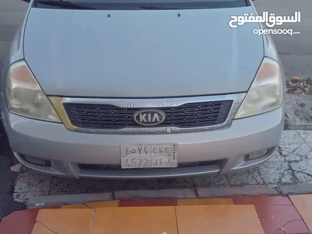 Kia Carnival MPV 2015 in Jeddah
