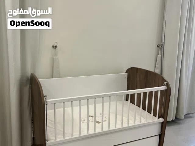 سرير أطفال غير مستعمل كا الجديد