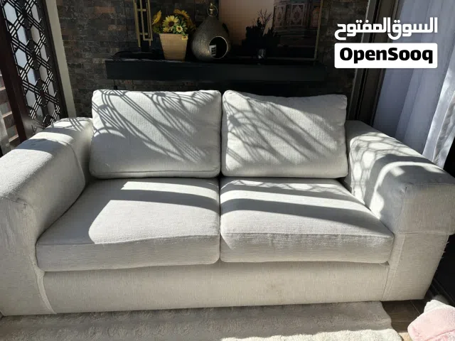 2 كنب عدد مقعدين والاخرى عدد 3 من ايكيا