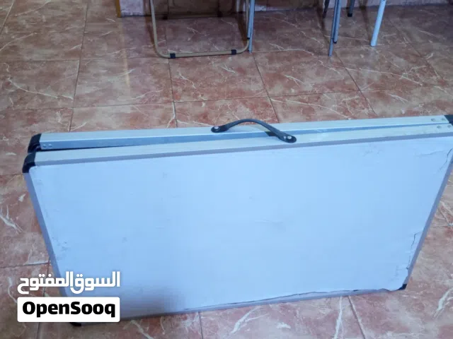 ميز طعام المنيوم حجم كبير