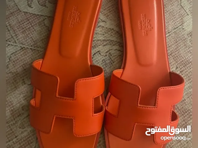 Black Comfort Shoes in Tanger