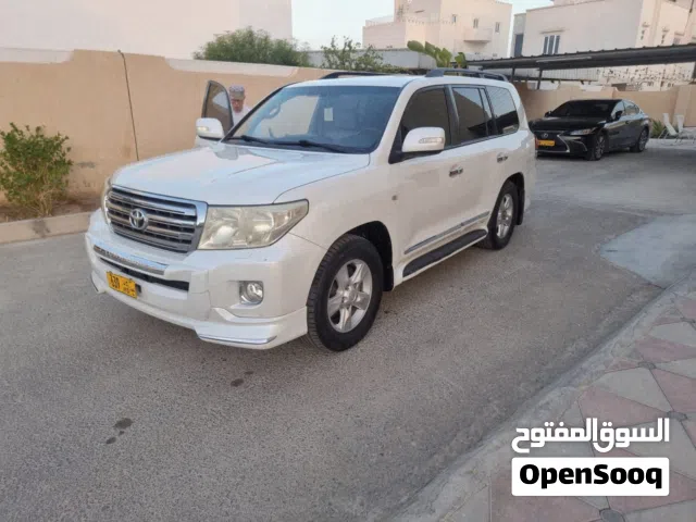 تويوتا لاندكروزر VXR موديل 2010 مواصفات خليجيه وكاله عمان