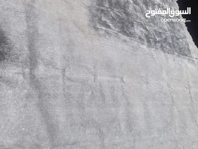 موكيته 4/4 ب 20 دينار لونها رمادي