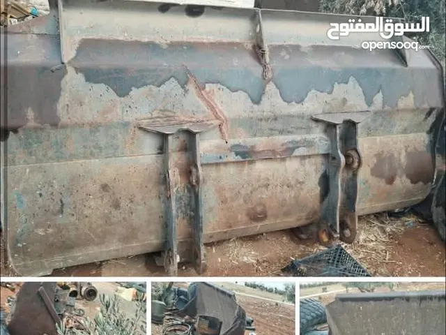 قطع جرافة فولفو