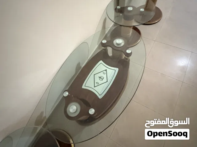 طاولات للبيع بسعر 50 دينار