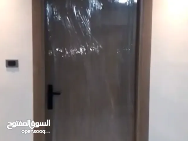 للإيجار , عيادة / مختبر سوبر ديلوكس مجددة بالكامل , شارع ابن خلدون (شارع مستشفى الخالدي)