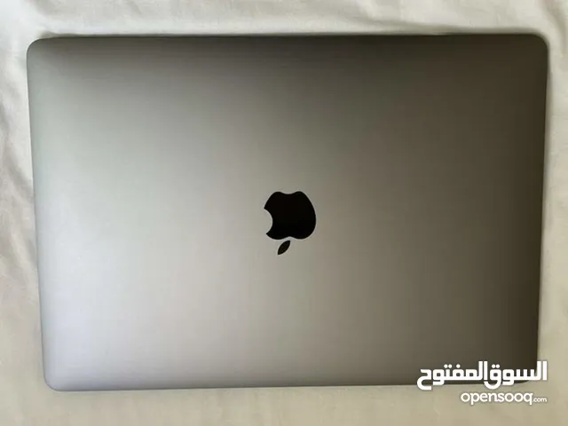 ايفون ماك بوك اير 2020