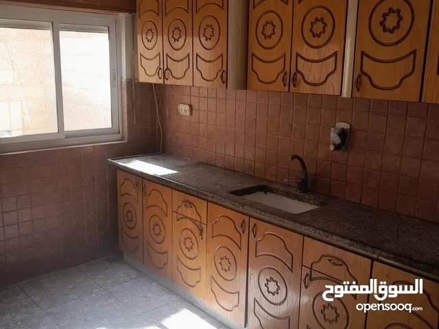 شقه فارغة للايجار في عين مصباح اموظفين قرب بصريات الحجل