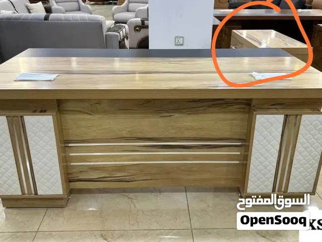 ميز مكتبي كبير مع ملحق